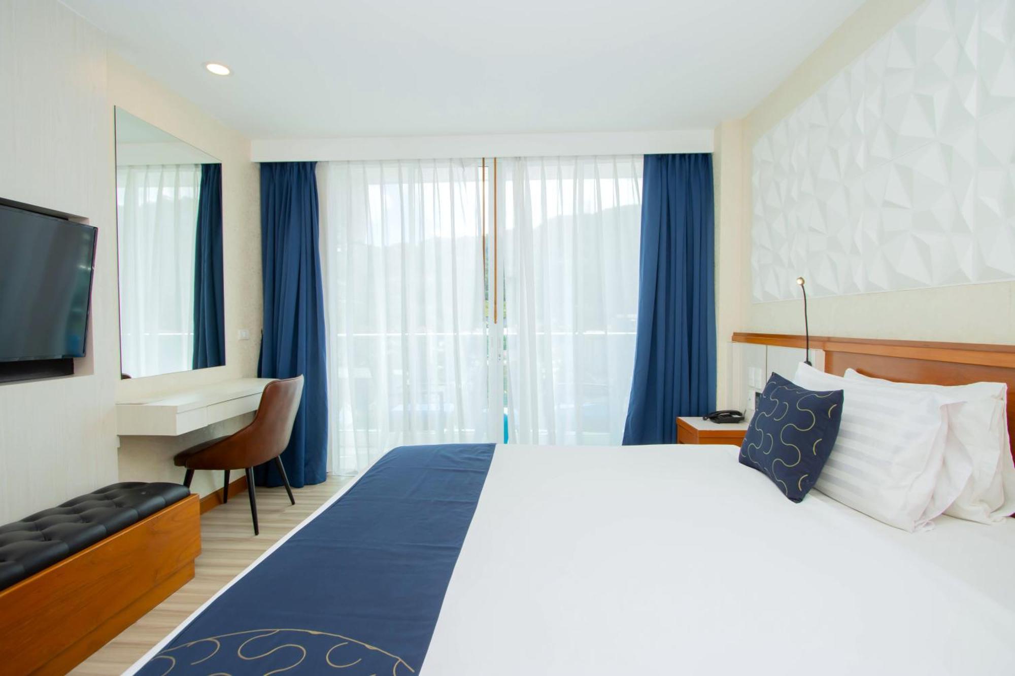 Sira Grande Hotel & Spa Patong Exterior photo