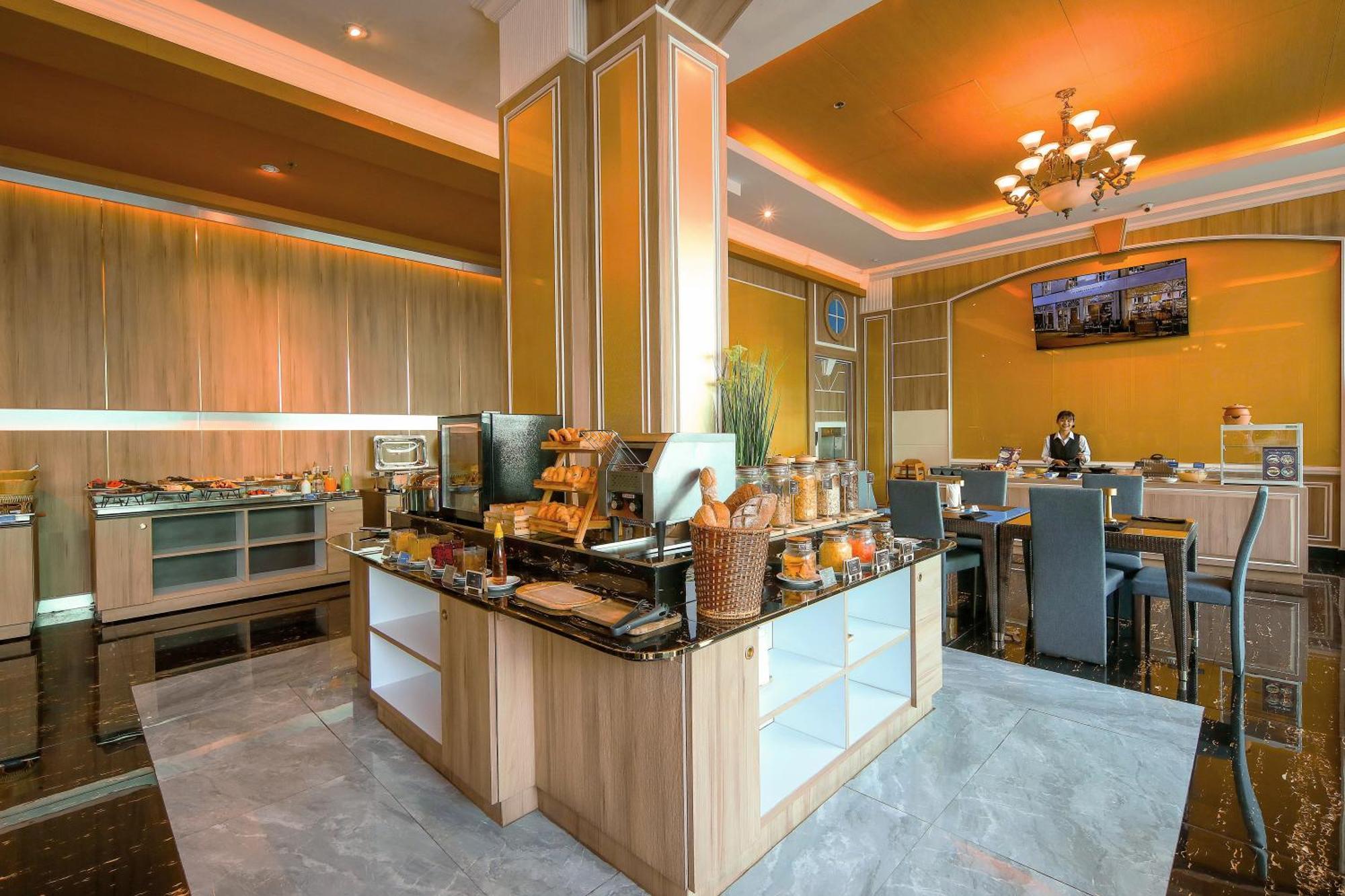 Sira Grande Hotel & Spa Patong Exterior photo