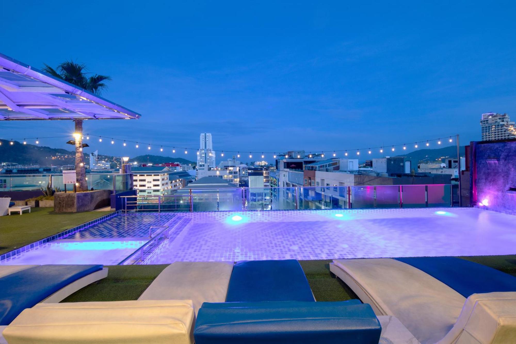 Sira Grande Hotel & Spa Patong Exterior photo