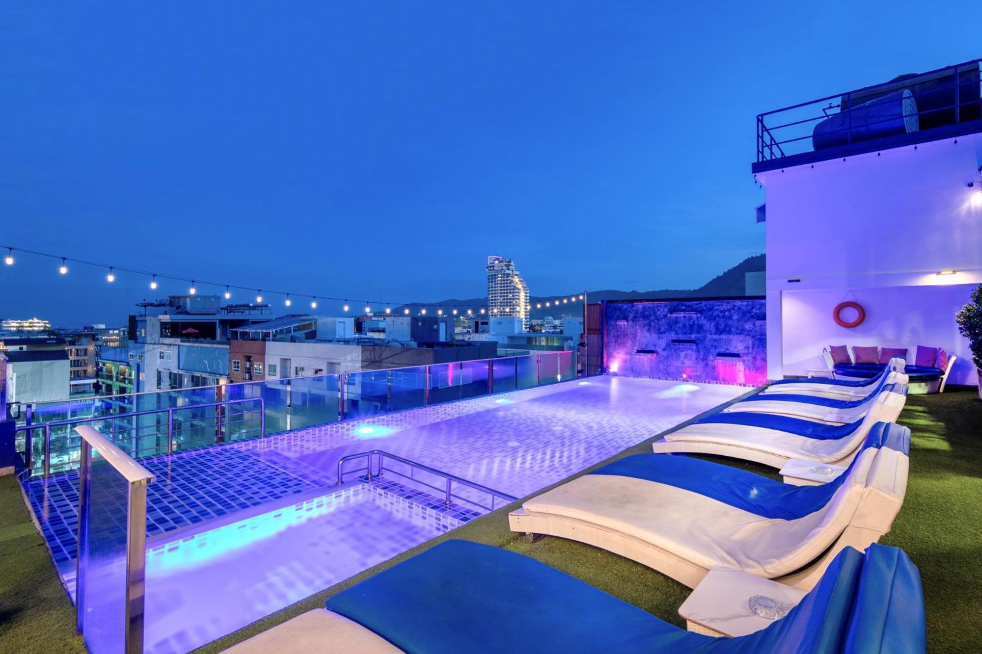 Sira Grande Hotel & Spa Patong Exterior photo