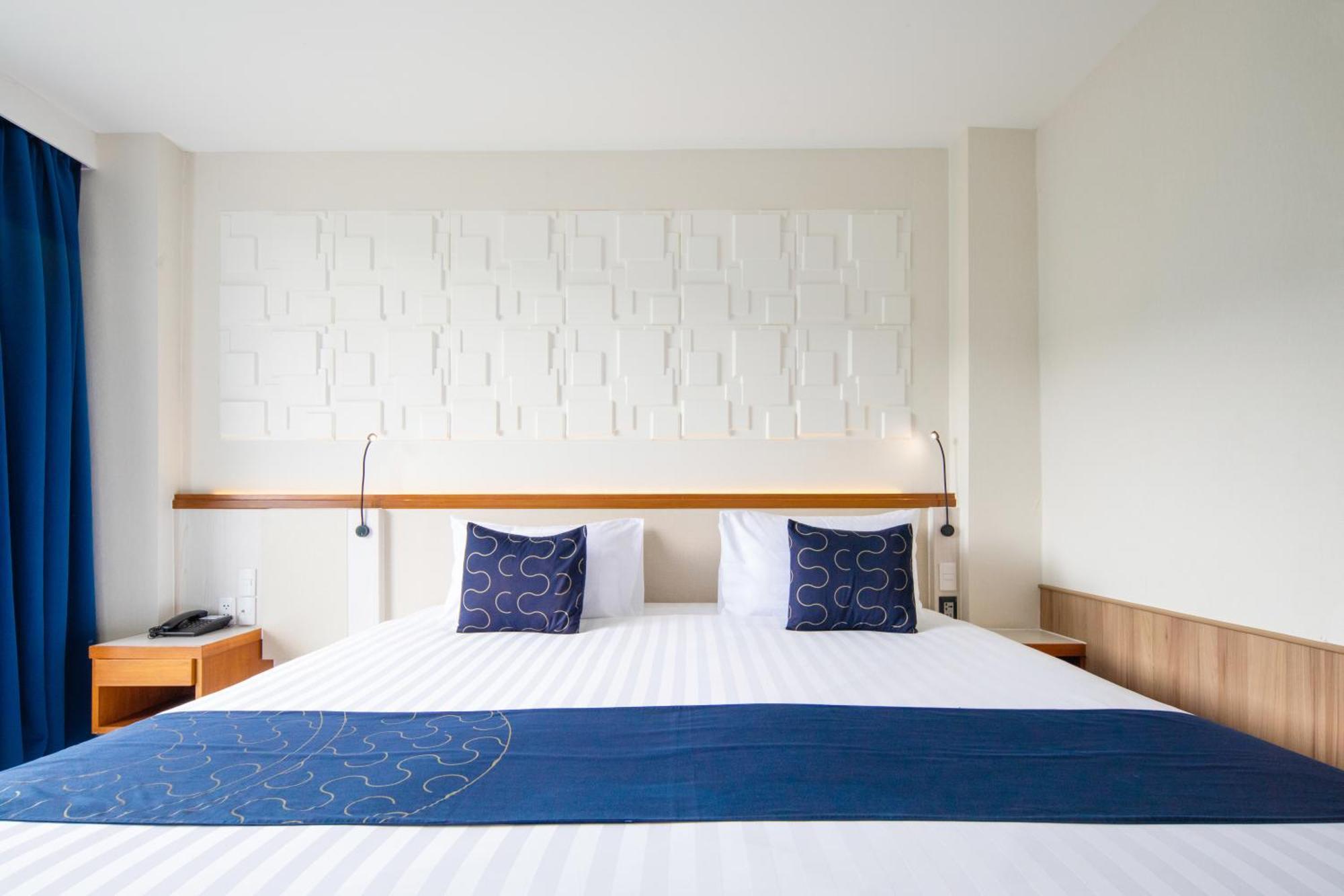 Sira Grande Hotel & Spa Patong Exterior photo