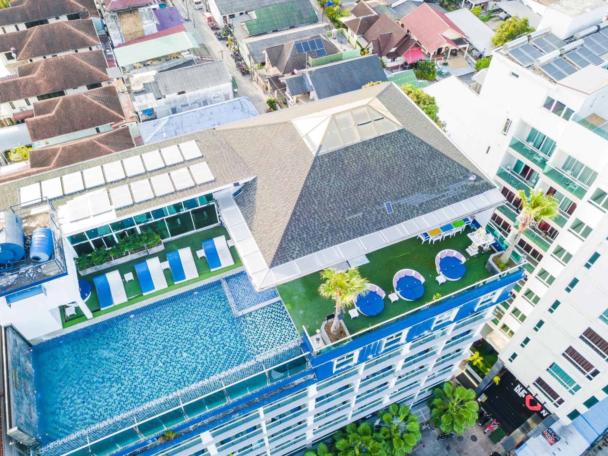 Sira Grande Hotel & Spa Patong Exterior photo