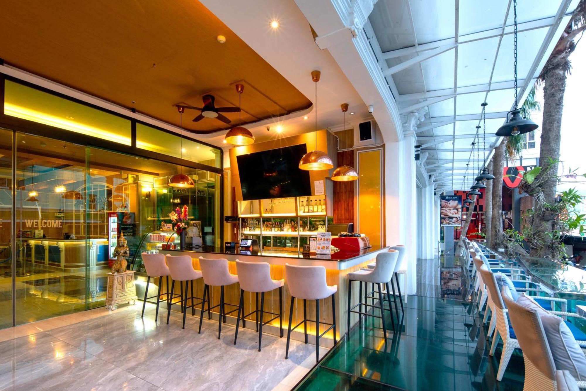 Sira Grande Hotel & Spa Patong Exterior photo