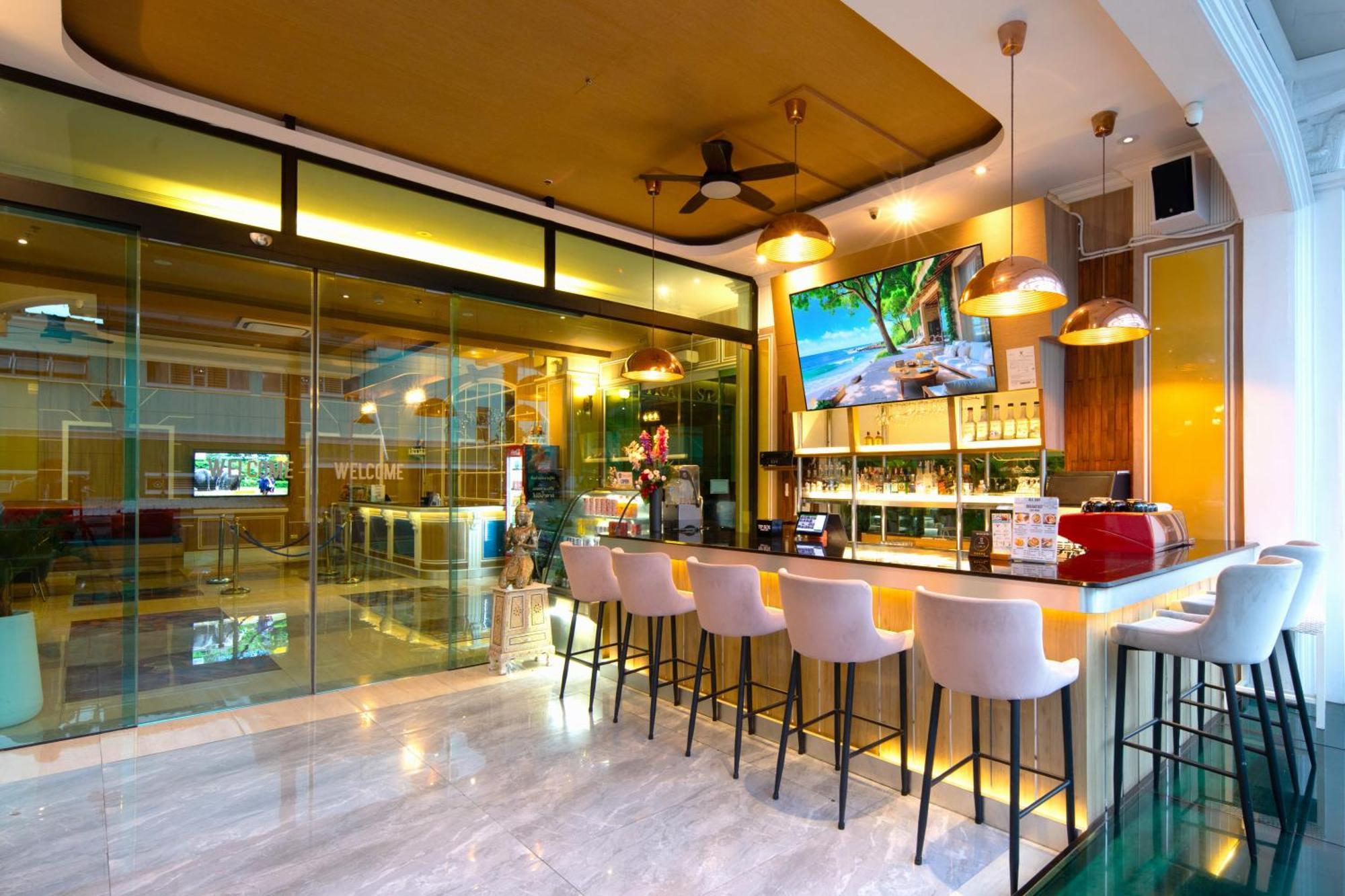 Sira Grande Hotel & Spa Patong Exterior photo